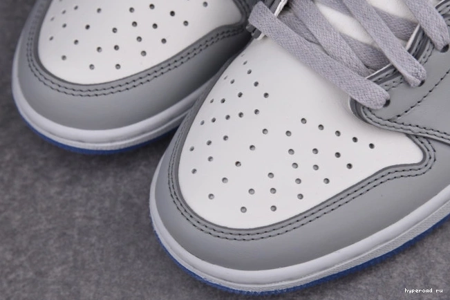1 LOW shoe X CN8607-002 (DR OG box) JORDAN DR 0522